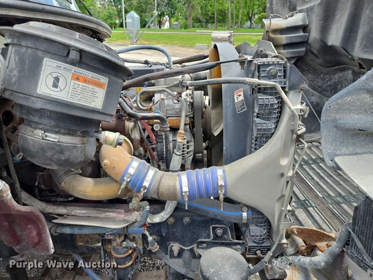 image for item EM7428 2005 Freightliner Business Class M2 fertilizer delivery truck