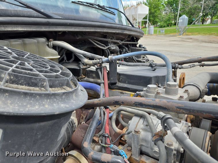 image for item EM7428 2005 Freightliner Business Class M2 fertilizer delivery truck