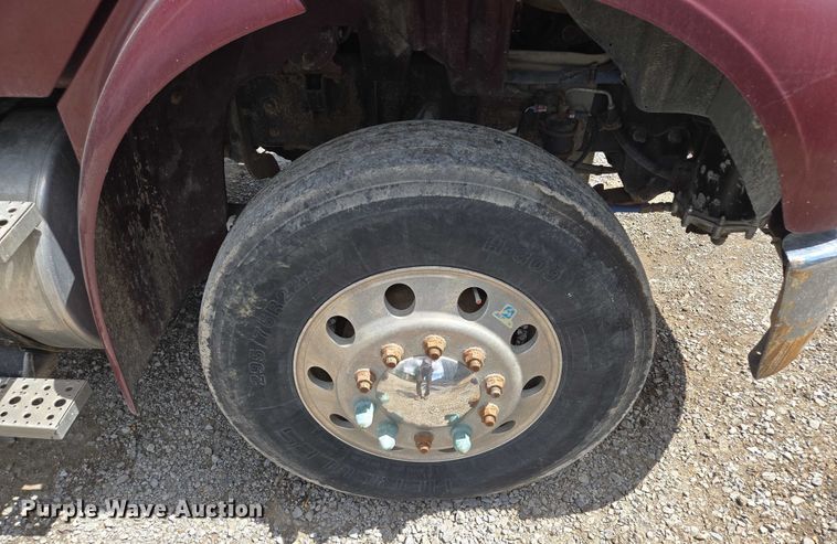 image for item EM7428 2005 Freightliner Business Class M2 fertilizer delivery truck