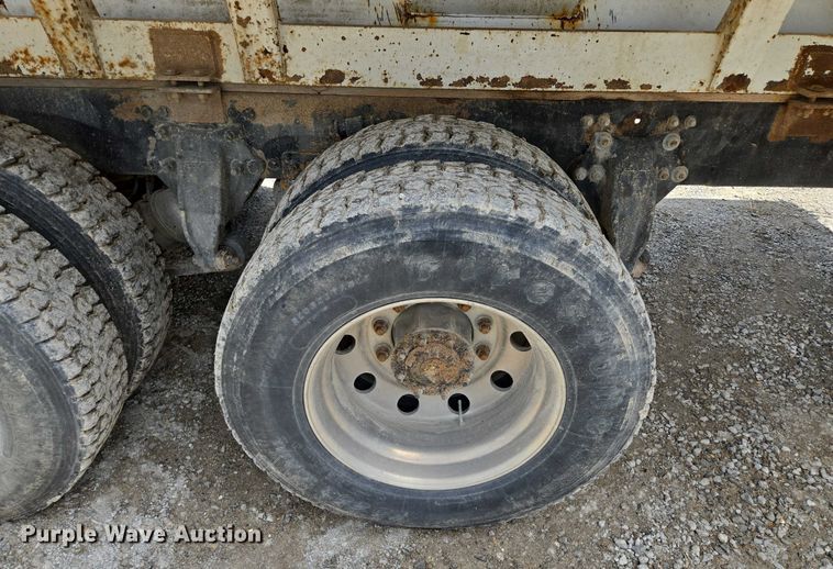 image for item EM7428 2005 Freightliner Business Class M2 fertilizer delivery truck