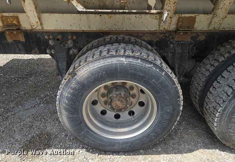 image for item EM7428 2005 Freightliner Business Class M2 fertilizer delivery truck