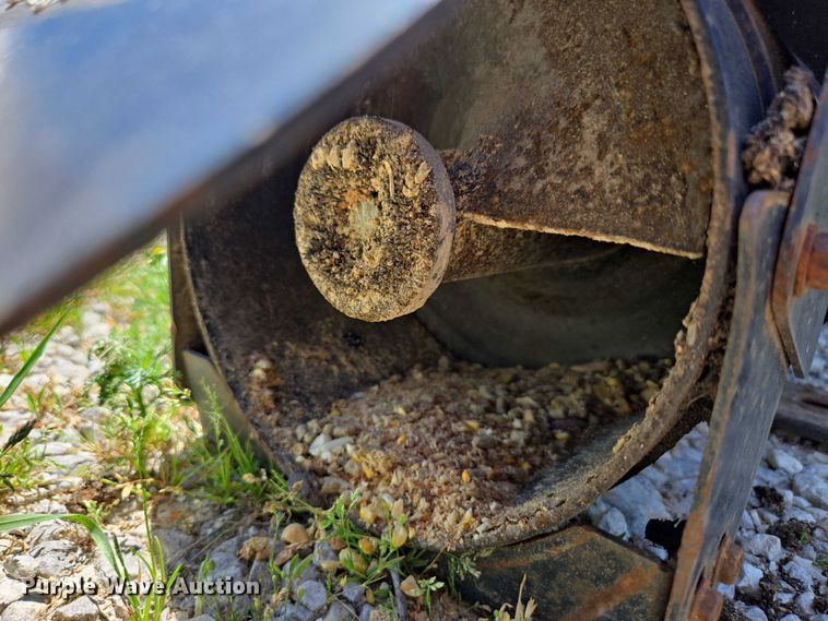 image for item EN3759 Triple C HydraFeeder 1200 cake feeder