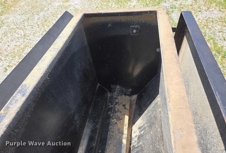 image for item EN3759 Triple C HydraFeeder 1200 cake feeder