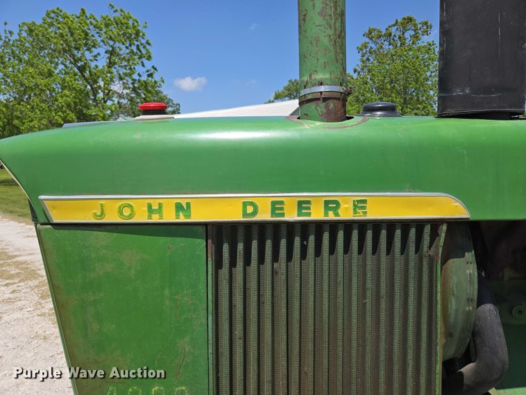 image for item EN3760 1972 John Deere 4320 tractor