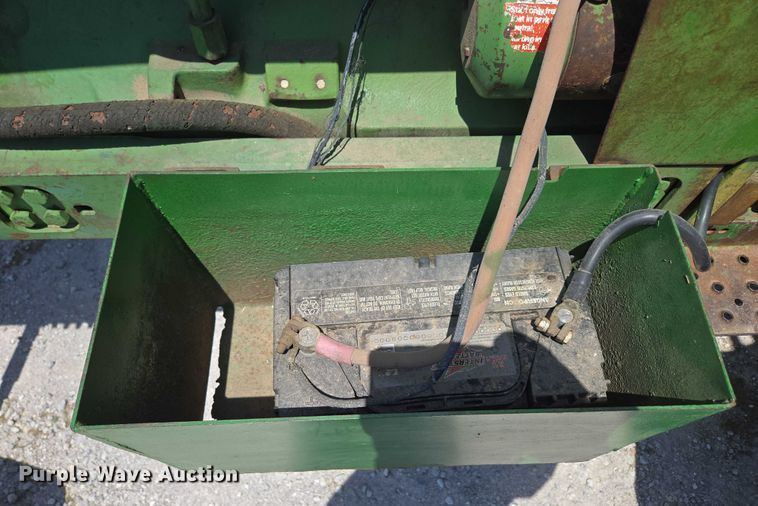 image for item EN3760 1972 John Deere 4320 tractor