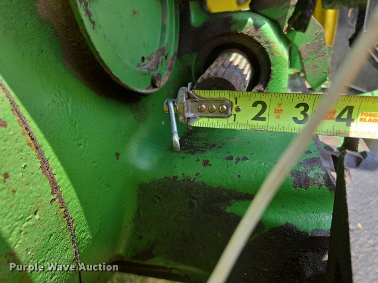 image for item EN3760 1972 John Deere 4320 tractor