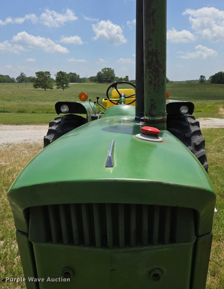 image for item EN3760 1972 John Deere 4320 tractor