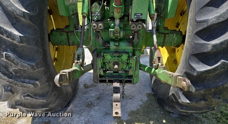 image for item EN3760 1972 John Deere 4320 tractor