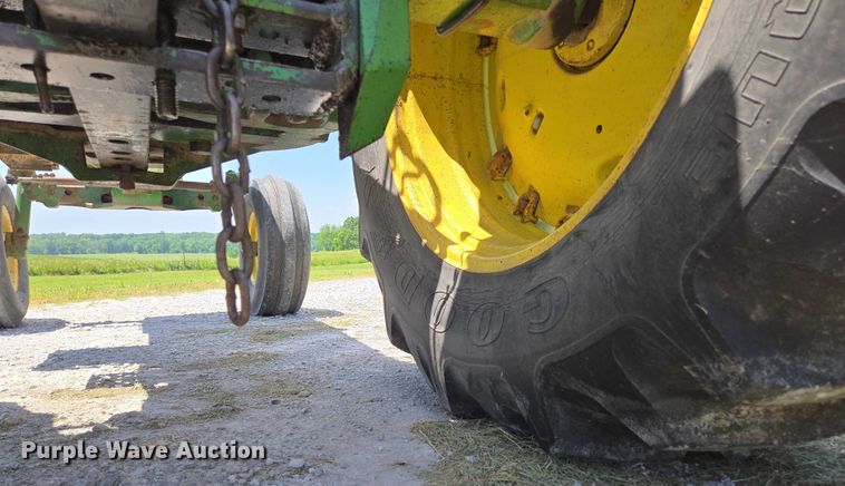 image for item EN3760 1972 John Deere 4320 tractor