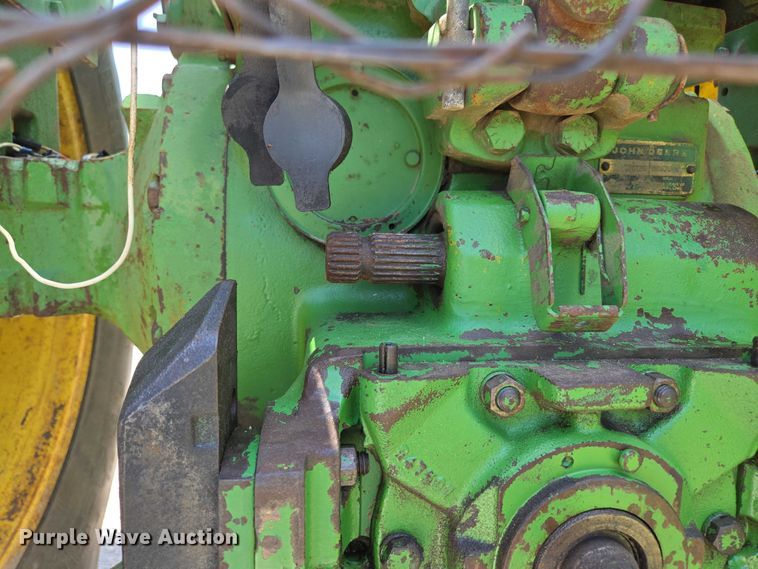 image for item EN3760 1972 John Deere 4320 tractor