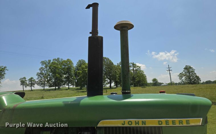 image for item EN3760 1972 John Deere 4320 tractor