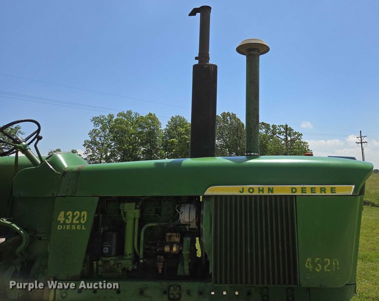image for item EN3760 1972 John Deere 4320 tractor