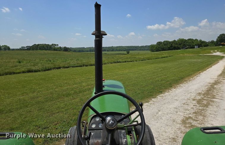 image for item EN3760 1972 John Deere 4320 tractor