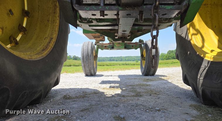 image for item EN3760 1972 John Deere 4320 tractor