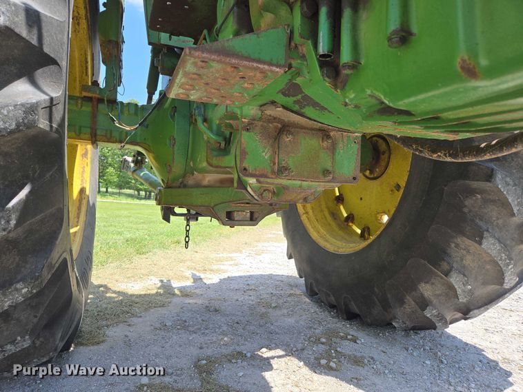 image for item EN3760 1972 John Deere 4320 tractor