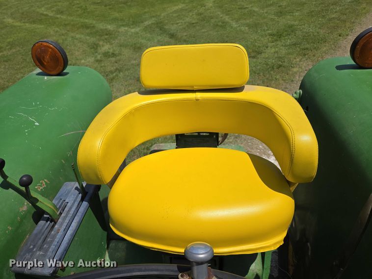 image for item EN3760 1972 John Deere 4320 tractor