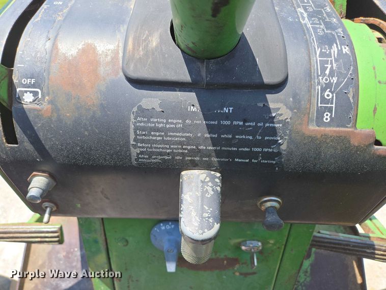 image for item EN3760 1972 John Deere 4320 tractor