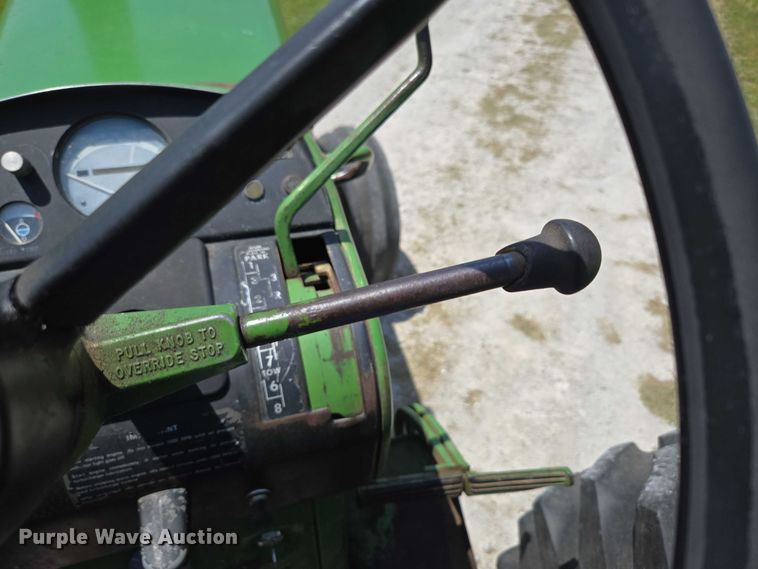 image for item EN3760 1972 John Deere 4320 tractor