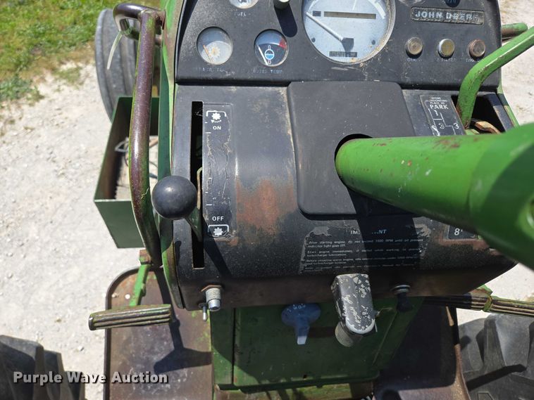 image for item EN3760 1972 John Deere 4320 tractor