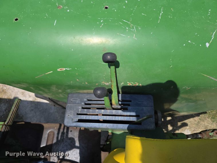 image for item EN3760 1972 John Deere 4320 tractor