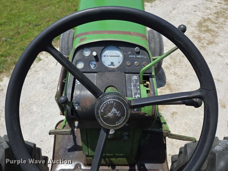 image for item EN3760 1972 John Deere 4320 tractor