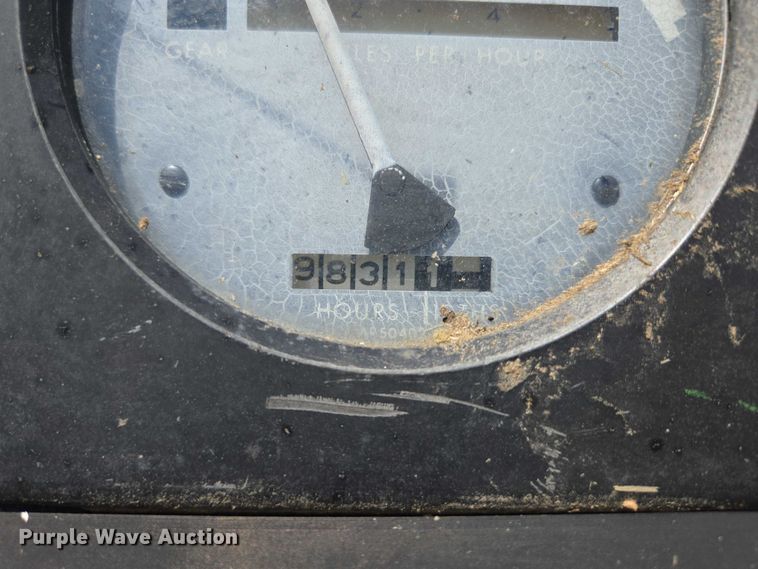 image for item EN3760 1972 John Deere 4320 tractor