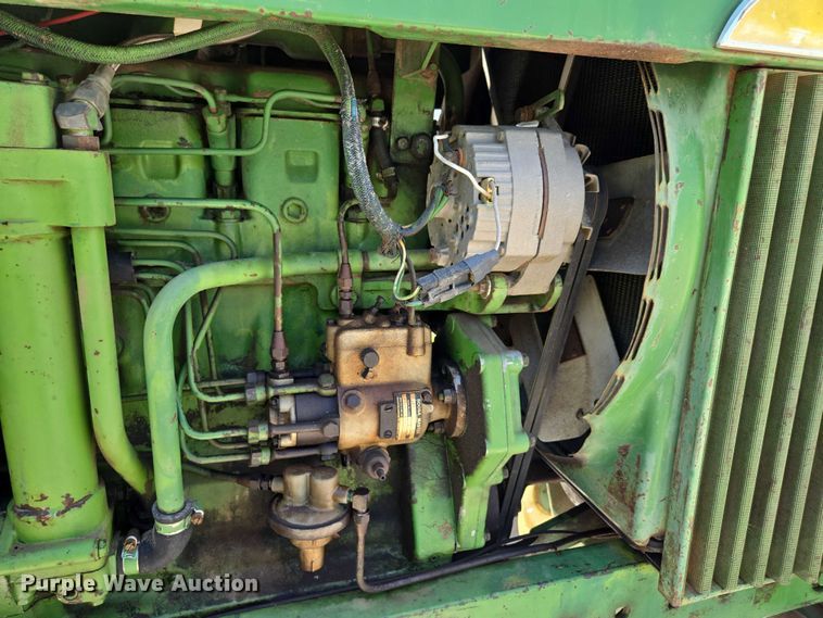 image for item EN3760 1972 John Deere 4320 tractor