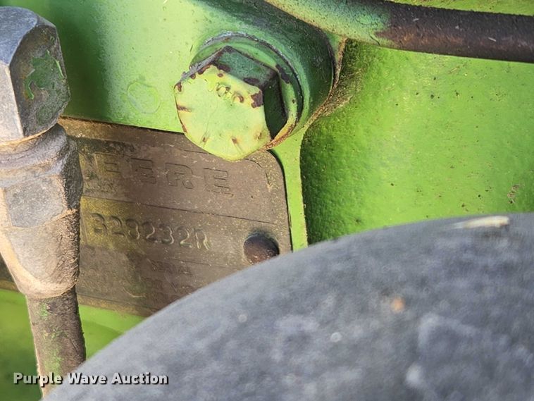 image for item EN3760 1972 John Deere 4320 tractor