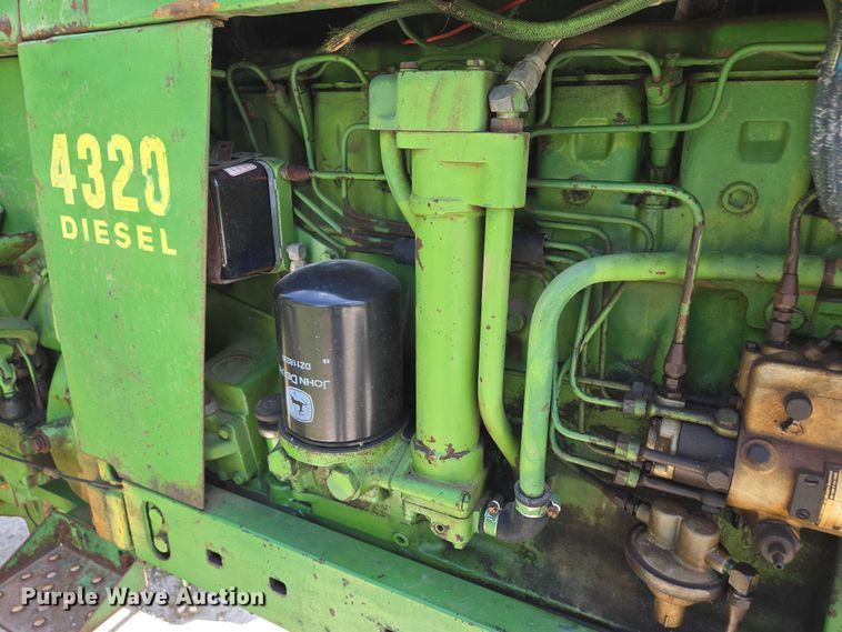 image for item EN3760 1972 John Deere 4320 tractor