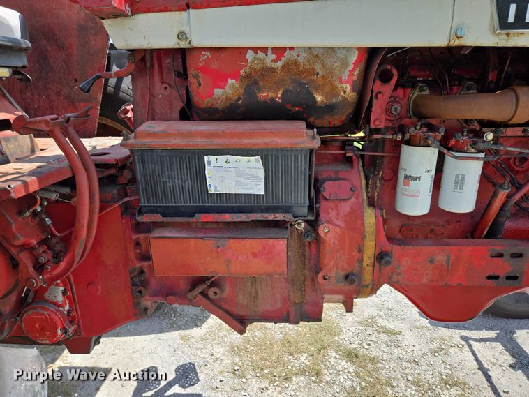 image for item EN3761 1968 International Harvester Farmall 1256 tractor