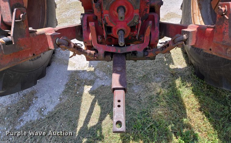 image for item EN3761 1968 International Harvester Farmall 1256 tractor