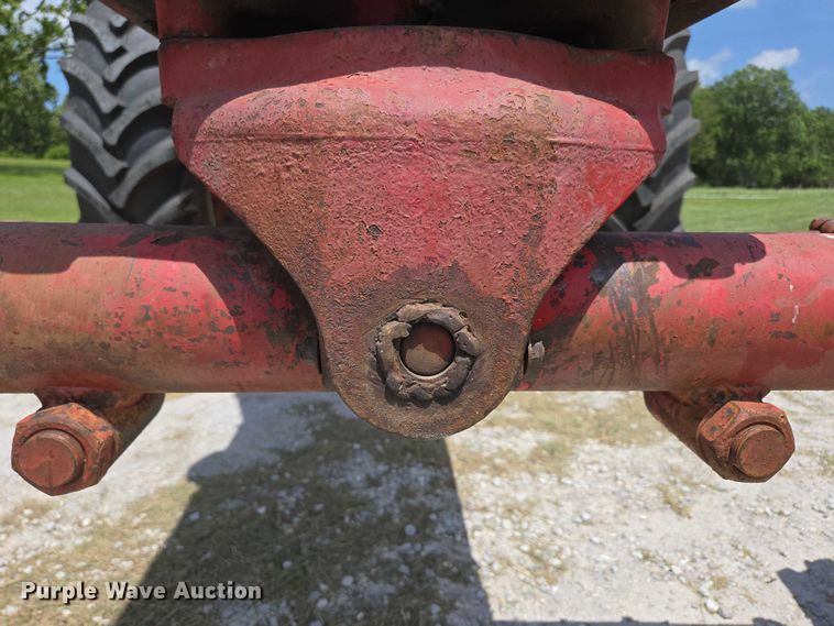 image for item EN3761 1968 International Harvester Farmall 1256 tractor