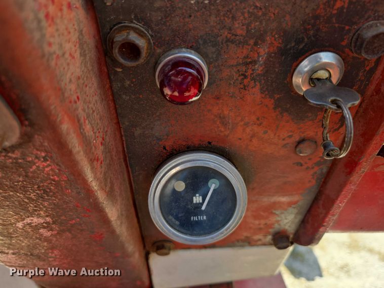 image for item EN3761 1968 International Harvester Farmall 1256 tractor