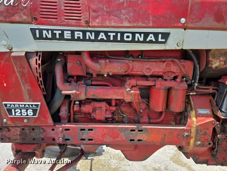 image for item EN3761 1968 International Harvester Farmall 1256 tractor