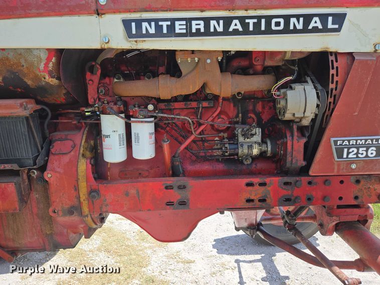 image for item EN3761 1968 International Harvester Farmall 1256 tractor