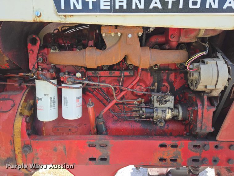 image for item EN3761 1968 International Harvester Farmall 1256 tractor