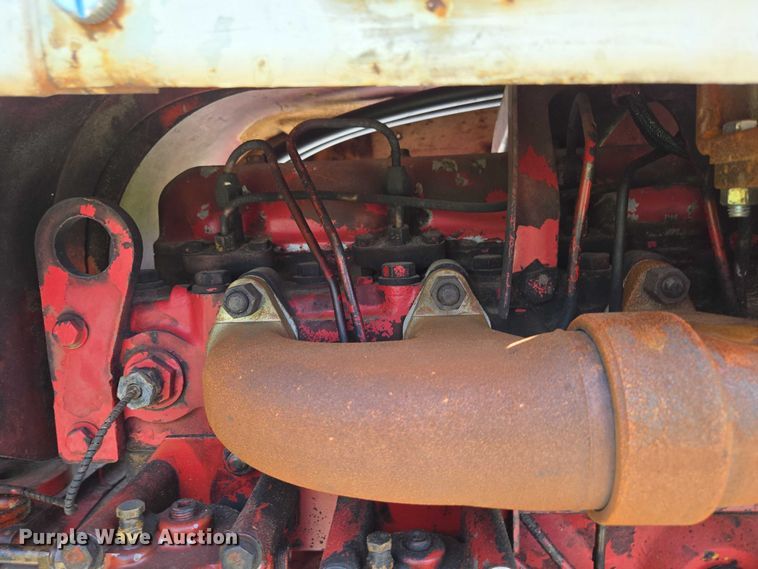 image for item EN3761 1968 International Harvester Farmall 1256 tractor