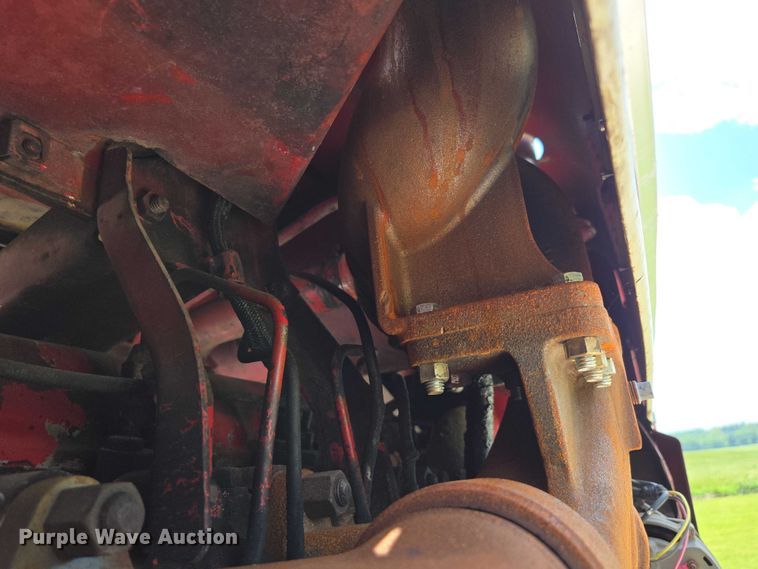 image for item EN3761 1968 International Harvester Farmall 1256 tractor