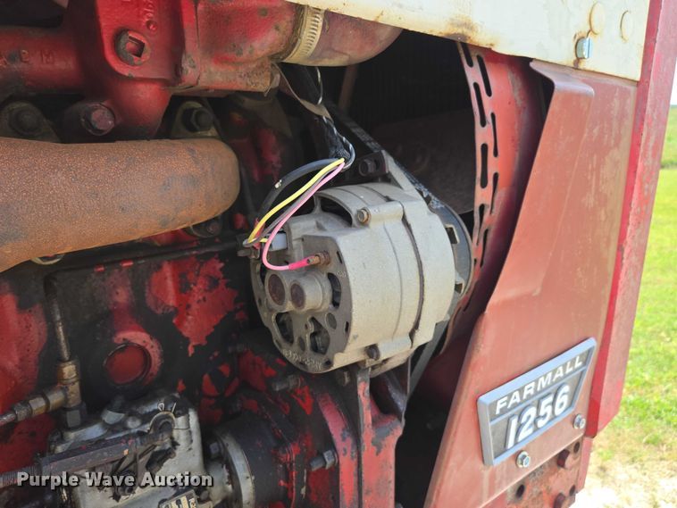 image for item EN3761 1968 International Harvester Farmall 1256 tractor