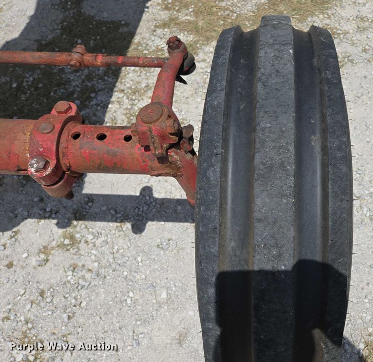 image for item EN3761 1968 International Harvester Farmall 1256 tractor