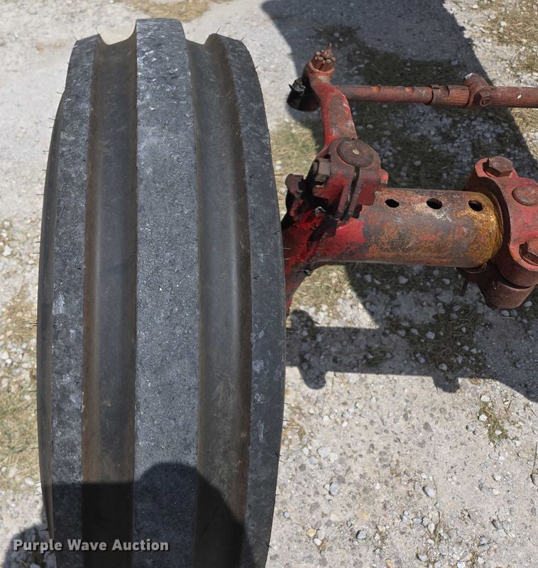 image for item EN3761 1968 International Harvester Farmall 1256 tractor