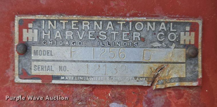image for item EN3761 1968 International Harvester Farmall 1256 tractor