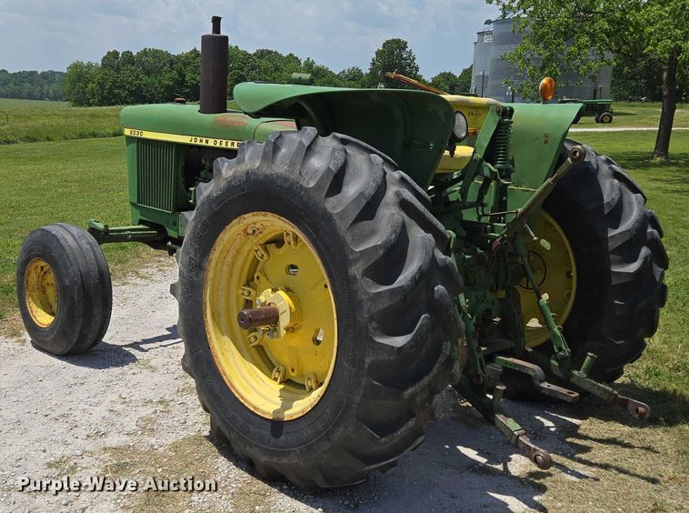 image for item EN3762 1974 John Deere 2030 tractor