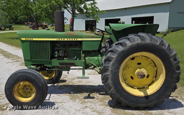 image for item EN3762 1974 John Deere 2030 tractor