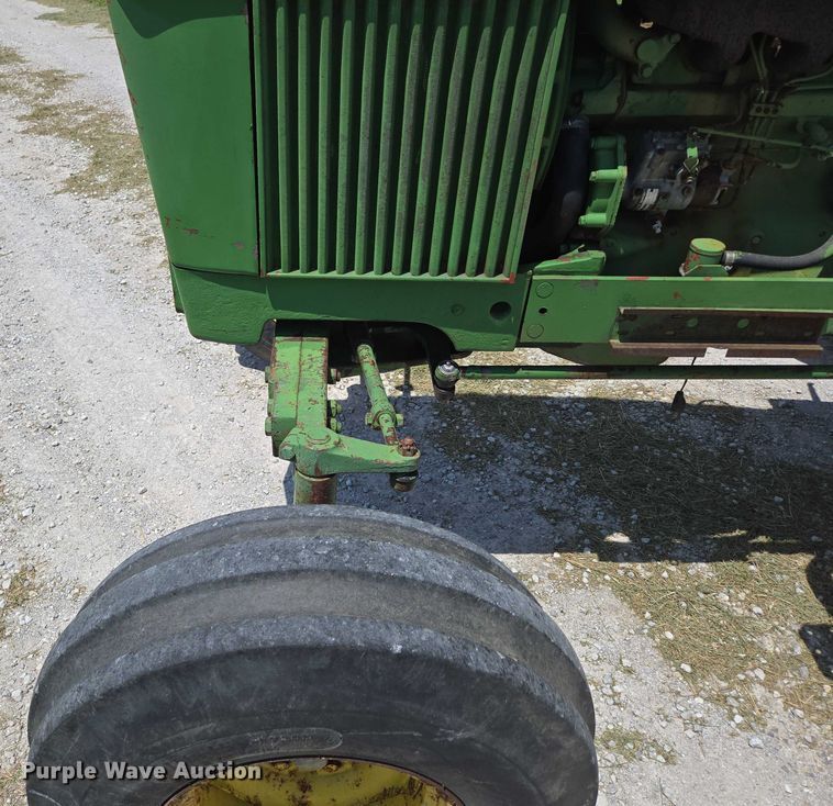 image for item EN3762 1974 John Deere 2030 tractor