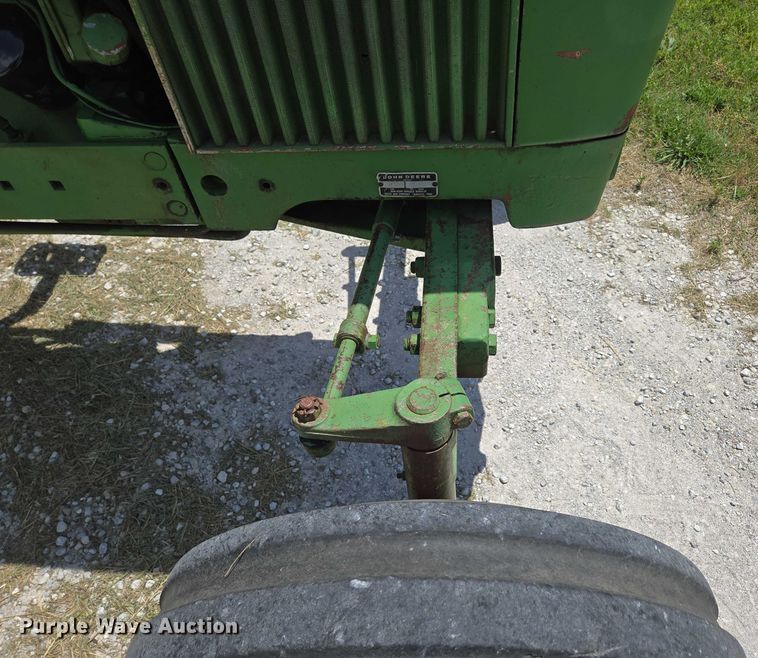 image for item EN3762 1974 John Deere 2030 tractor