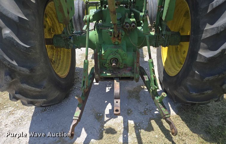 image for item EN3762 1974 John Deere 2030 tractor