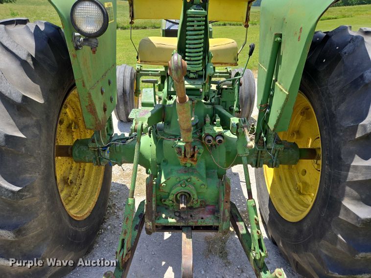image for item EN3762 1974 John Deere 2030 tractor