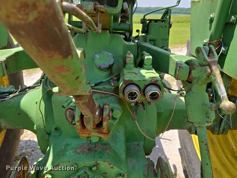 image for item EN3762 1974 John Deere 2030 tractor