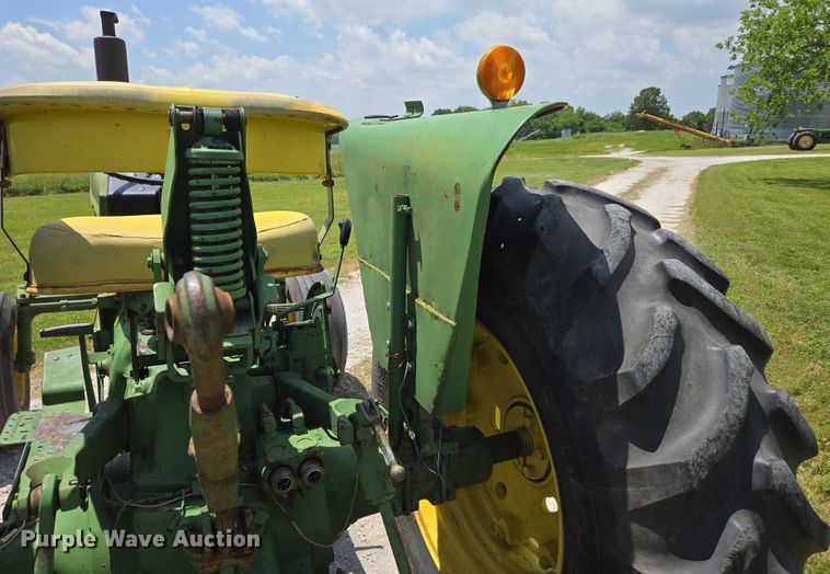 image for item EN3762 1974 John Deere 2030 tractor